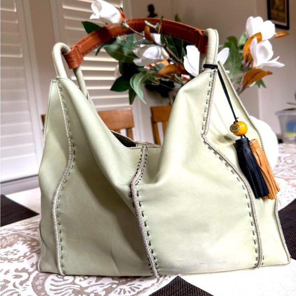 Loz Feliz Large Slouchy Leather Tote in Meadow - Picture 3 of 13